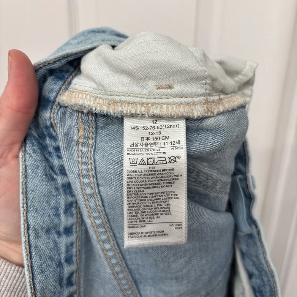 Light Wash Distressed Mom Jeans | Gap Denim Kids 12